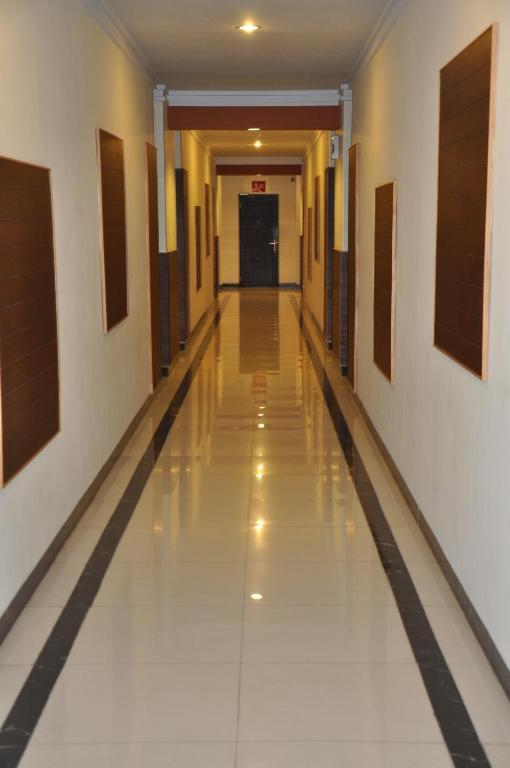 Riez Palace Hotel Tegal  Room photo