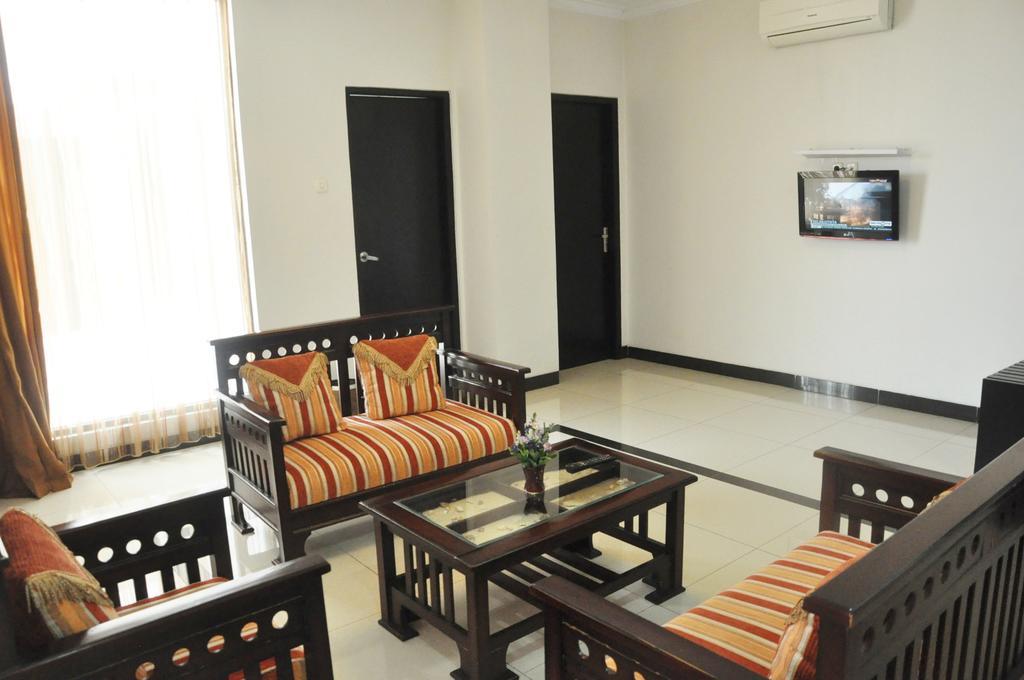 Riez Palace Hotel Tegal  Exterior photo