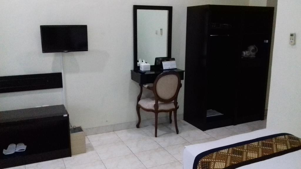 Riez Palace Hotel Tegal  Exterior photo